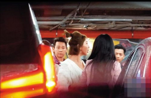 车库里的亲密瞬间：如何把握与异性友好的边界？