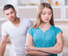 《婚姻中的出轨心理：揭秘另一半出轨的五大心理因素》