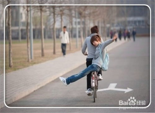 《分手后，男生该不该追回女生？专家解析爱情挽回的艺术》