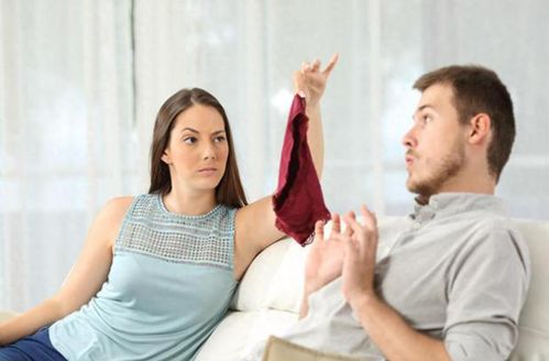 面对老公出轨，如何理性看待与应对？