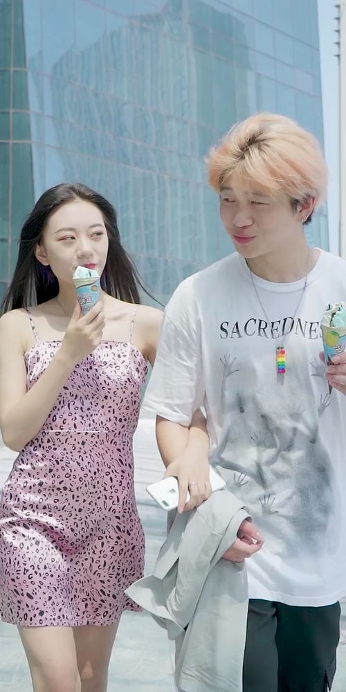 揭秘男友与女发小关系亲密现象：友谊还是超越？