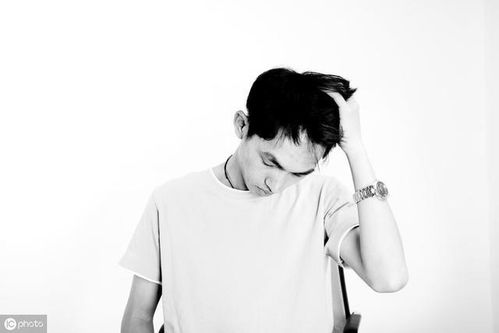 《当“舔狗”成为爱情标签：揭秘喜欢“舔狗”女性的心理动机与相处之道》