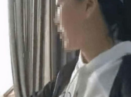 女生抽烟被家人发现：如何妥善应对家庭压力与挑战