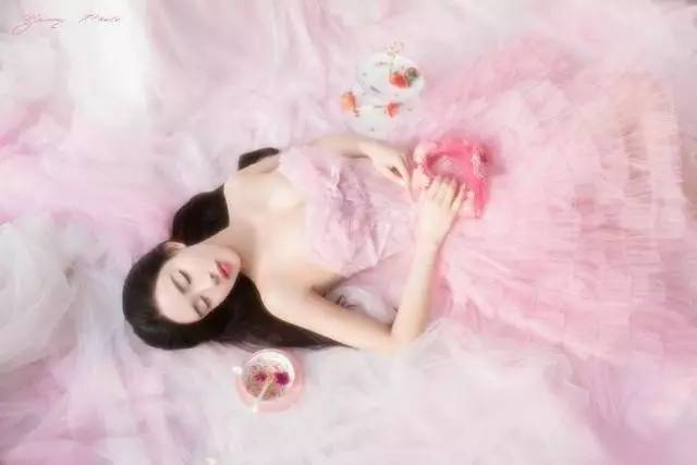 《约会攻略：如何赢得心仪女生的芳心？》