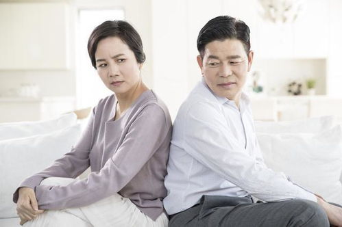 《中年再寻爱情：40岁离婚男人，再婚是否是新的开始？》