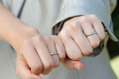 戒指戴指之谜：结婚后男生戒指究竟该戴哪个手指？