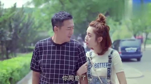 校园里的“亲密伙伴”：两男生天天相伴，这是何故？