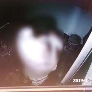 大便中发现白色液体？揭秘原因及应对策略